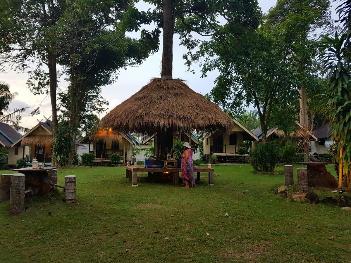 ฺbay Yard Hut Hotell Koh Chang Eksteriør bilde